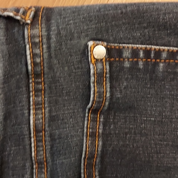 Jennifer Lopez Bootcut Jeans - Picture 5 of 7